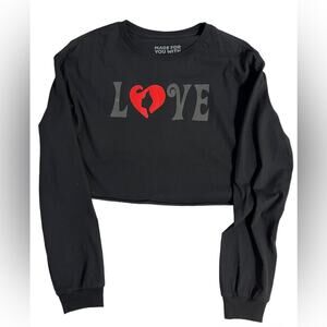 Women’s cropped long sleeve shirt